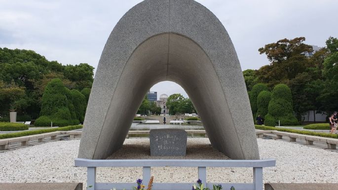 Hiroshima: Los Primeros Tallos de la Ciudad Muerta