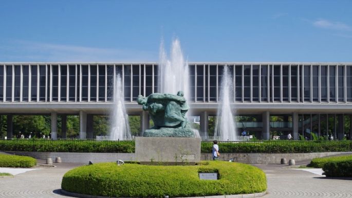 Hiroshima: Los Primeros Tallos de la Ciudad Muerta