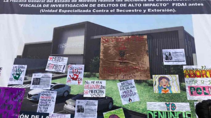 Colectivas 'clausuran” Fiscalía de Morelos en protesta por violencia de género