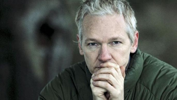 Assange presenta depresión severa y comportamientos suicidas