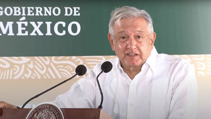 Que la Marina se haga cargo de puertos no es militarizar, considera AMLO