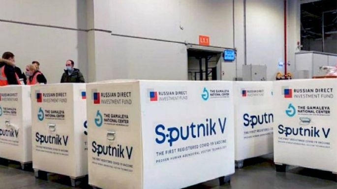 Rusia contacta con una farmacéutica alemana para producir vacuna Sputnik V