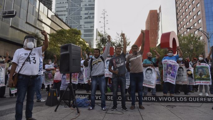 Sin mencionar a Cienfuegos, AMLO asegura que caso Ayotzinapa sigue abierto