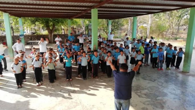 Con vacunación de docentes, Campeche podría retomar clases presenciales en febrero: AMLO