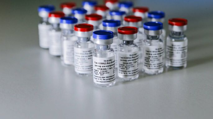 Rusia acumula más de 800 mil personas vacunadas contra el coronavirus