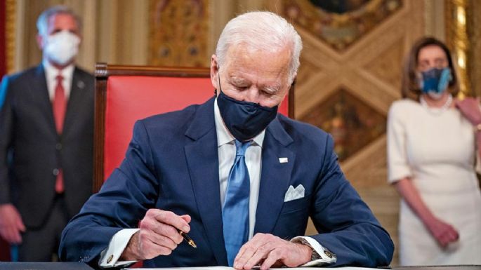 Joe Biden firma órdenes ejecutivas para abordar cambio climático