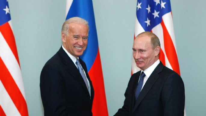 Biden externa a Putin su "preocupación" por las maniobras en la frontera con Ucrania