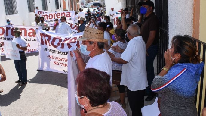 Con plantón en casa de Layda Sansores, morenistas reclaman imposición en Campeche