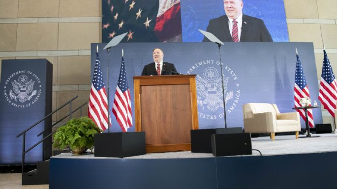 Mike Pompeo niega que EU sea "una república bananera"