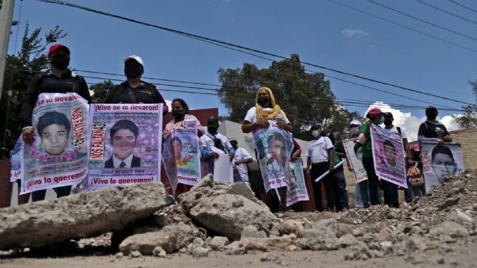 Centro Prodh considera riesgoso difundir documentos de Sedena sobre caso Ayotzinapa