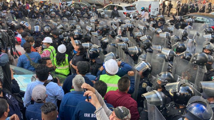 Vendedores de gas LP se enfrentan con policías en CDMX; bloquean 14 vialidades