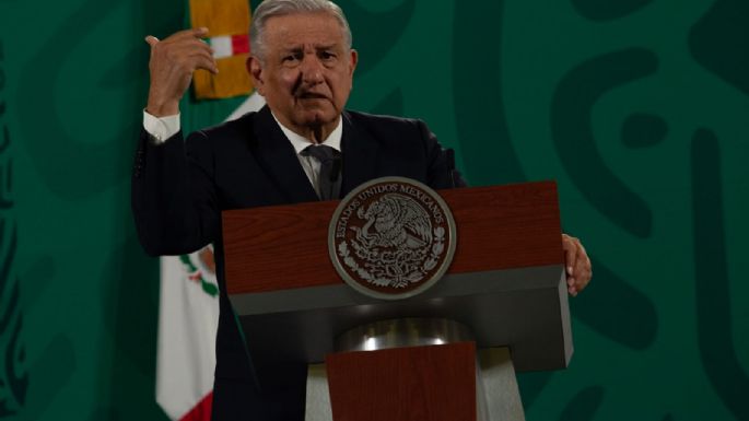 AMLO descarta “mano negra” del extranjero para frenar Dos Bocas tras conflicto laboral