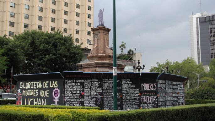 Exigen a Sheinbaum mantener antimonumenta de Mujeres que Luchan en la glorieta de Colón