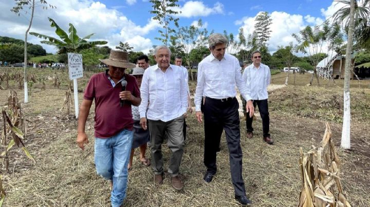 Kerry elogia el programa Sembrando Vida: "es un símbolo de liderazgo de México"