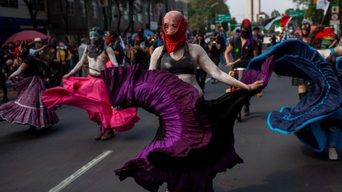 Marcha por el 2 de octubre deja 5 policías lesionados, pintas, destrozos...