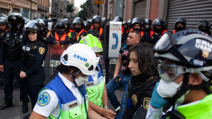 Marcha por el 2 de octubre deja 5 policías lesionados, pintas, destrozos...