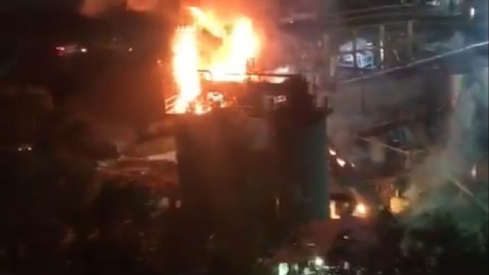 Deja 11 lesionados incendio en AHMSA de Monclova, Coahuila