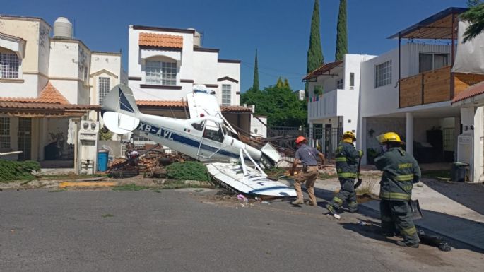 Se desploma avioneta fumigadora en calles de Celaya