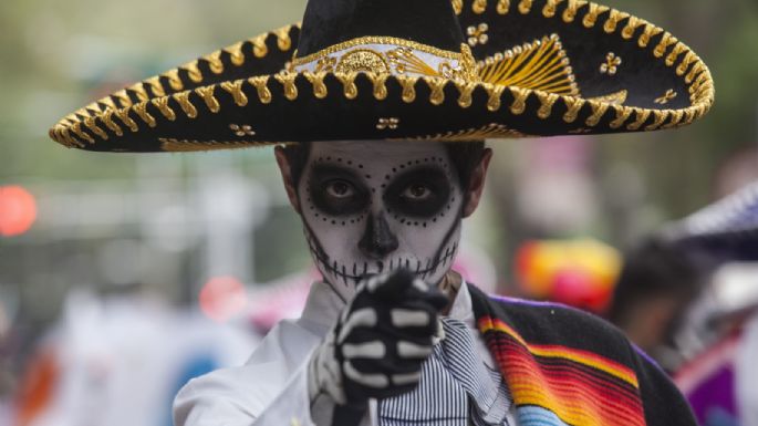 Eventos masivos vuelven a la CDMX; Sheinbaum anuncia regreso del desfile de Día de Muertos