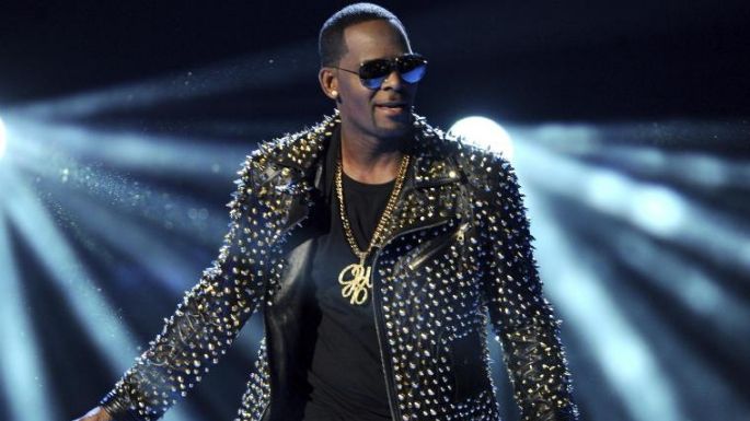 Youtube elimina canales del cantante R. Kelly por acusaciones de tráfico sexual