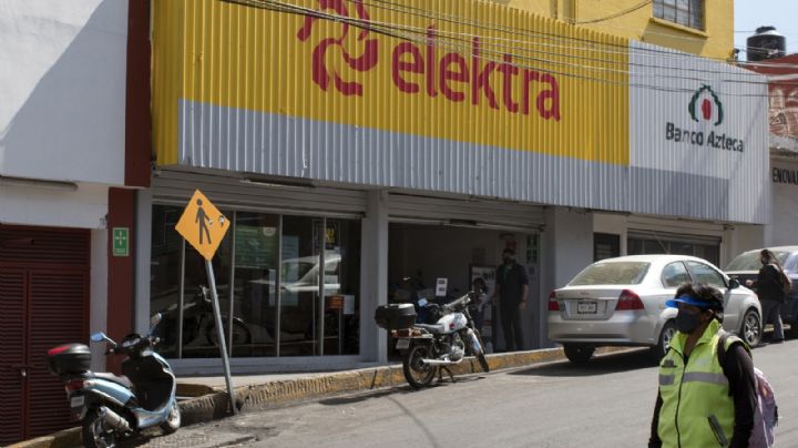 Mujer gana juicio contra Elektra, se niegan a pagarle y embarga la tienda por 330 mil pesos