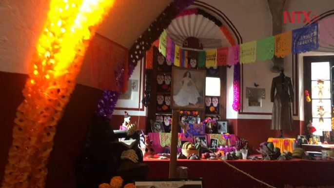 Casa del "Indio" Fernández abre las puertas de su múltiple ofrenda de muertos
