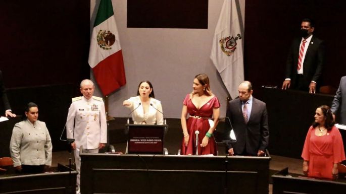 "Recibo un gobierno quebrado": Indira Vizcaíno al asumir gubernatura de Colima