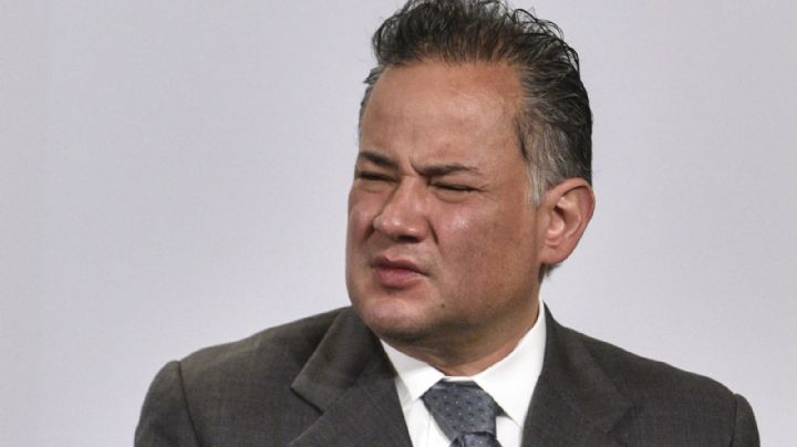 Roberto Gil Zuarth y Javier Coello Trejo denuncian a Santiago Nieto por lavado de dinero