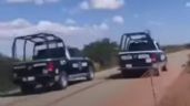 Policías juegan arrancones en una carretera de Zacatecas