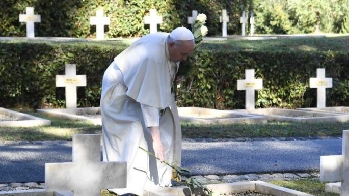 El Papa advierte de que la guerra "se come a los hijos de la patria"