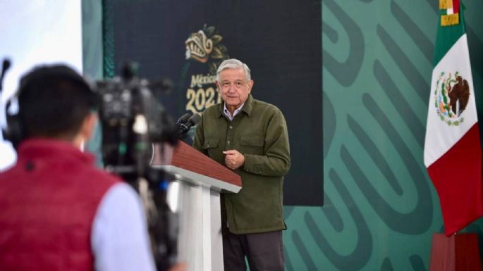 AMLO elogia a Salomón Jara y Susana Harp pero declina hablar sobre candidatura de Morena en Oaxaca