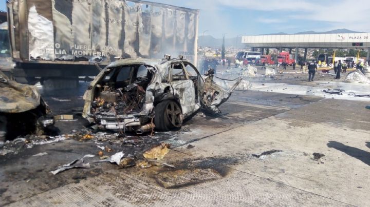 Suman 19 muertos por choque en la caseta San Marcos de la autopista México-Puebla