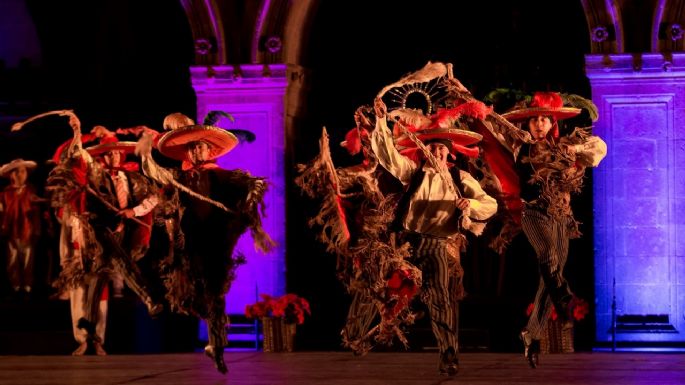 Ballet Folklórico de Amalia Hernández alcanza su 15º edición de "Navidades en México"