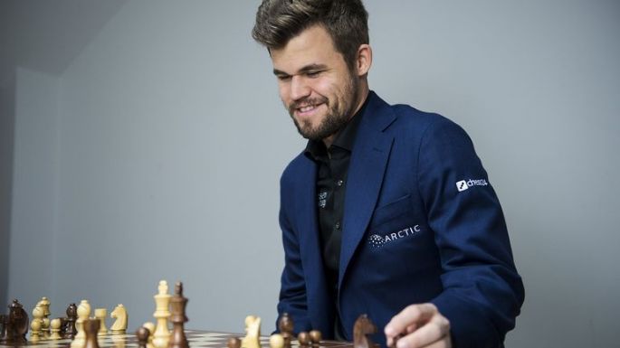 Carlsen retiene el título de Campeón Mundial