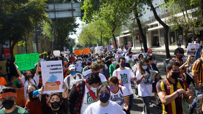 “¡No más hostigamiento al conocimiento!” claman estudiantes del CIDE en marcha