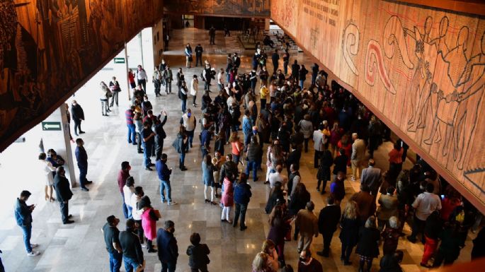 Sindicalistas toman San Lázaro y Mesa Directiva decreta receso