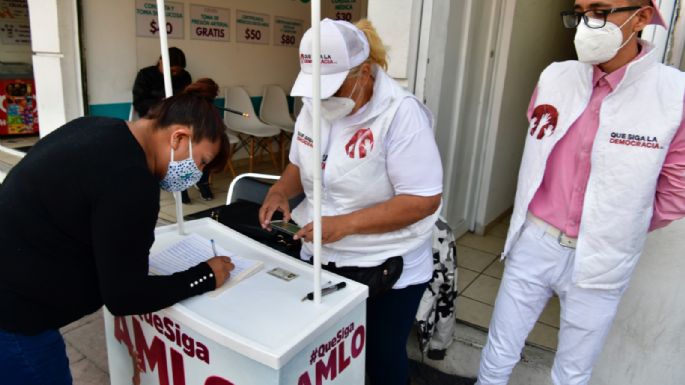 Presidentes municipales, diputados y alcaldes de Morena exigen al INE hacer revocación de mandato