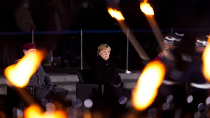 Despiden con honores a Angela Merkel tras 16 años como canciller