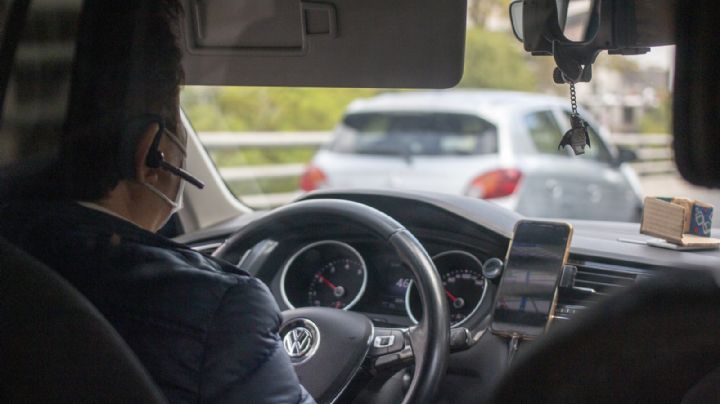 Ante incremento de tarifas de Uber y DiDi, Sheinbaum instruye a la Semovi revisar regulación