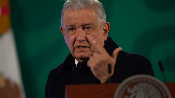 AMLO pide al INE "humildad", “rectificar” y buscar opciones para realizar la consulta