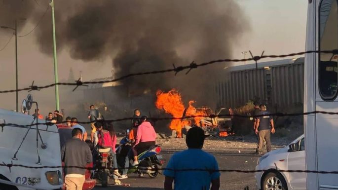 Mueren tres menores y un adulto al estallar pirotecnia que transportaban en una camioneta