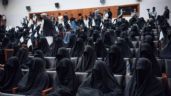 Los talibanes prohíben reproducir música en los coches y llevar a mujeres sin hiyab