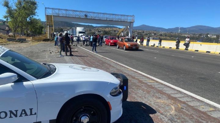 Bloquean la autopista México-Puebla; protestan por atropellamiento