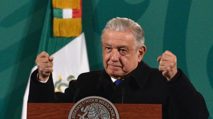 AMLO ofrece a Ricardo Ravelo protección tras reportaje sobre Enrique Alfaro