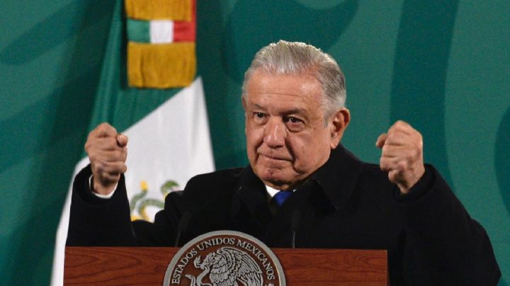 AMLO ofrece a Ricardo Ravelo protección tras reportaje sobre Enrique Alfaro