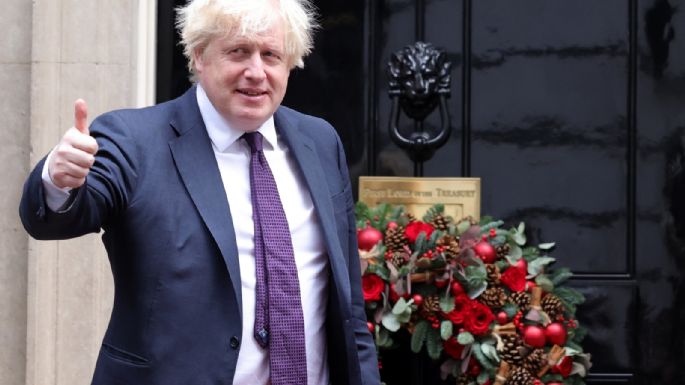 Las bromas de Downing Street por una fiesta de Navidad desatan críticas al gobierno