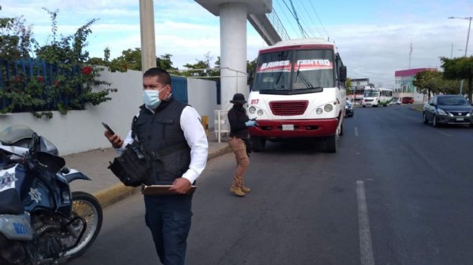 Hombre ataca con un cuchillo a su pareja a bordo de camión en Culiacán