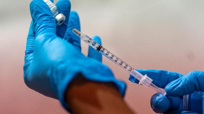 Reportan en EU cuatro casos positivos a covid-19 tras recibir segunda dosis de vacuna