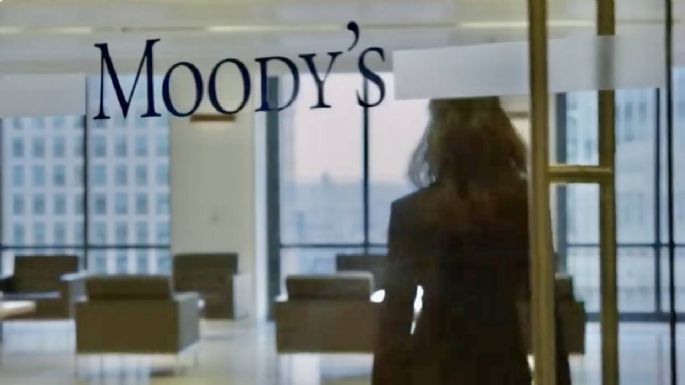 Presión sobre ingresos limitará la liquidez de gobiernos locales este año: Moody’s