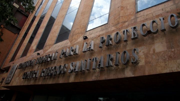 Cofepris busca desmantelar un monopolio de medicamentos dentro de la propia institución